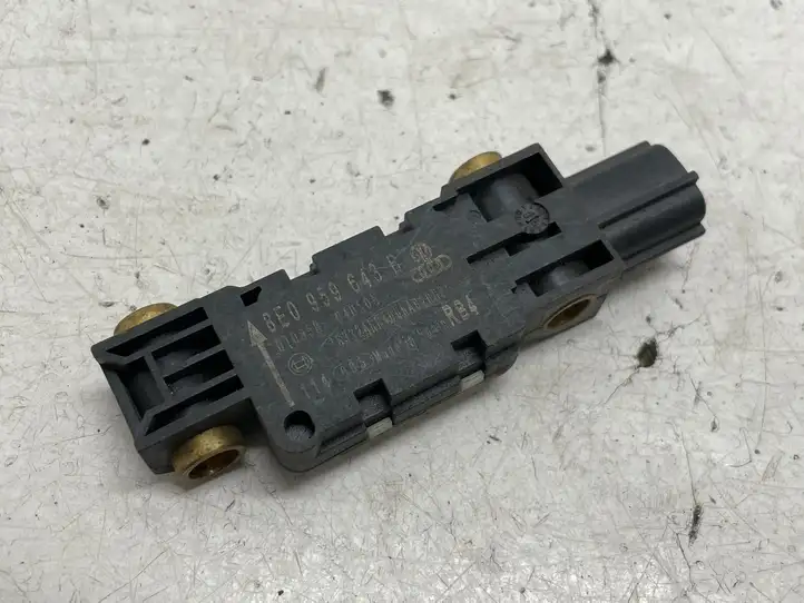 Audi A4 S4 B8 8K (2007 - 2011) 8E0959643B Датчик удара SRS — фото 1