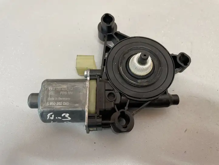 Audi A3/S3 8V (2016 - 2020) 5Q0959801 Стеклоподъемник задней двери — фото 2