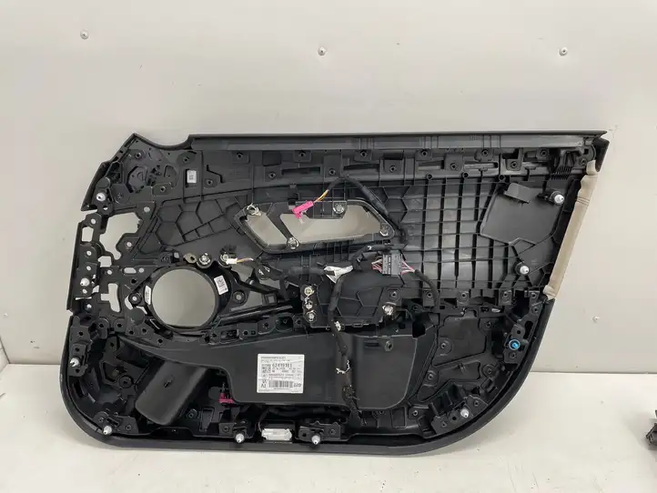 BMW 3 G20 G21 (2019 - ) 62419181 Обшивка передней двери — фото 2