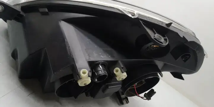 Lancia Ypsilon (2006 - 2011) Передняя фара — фото 6