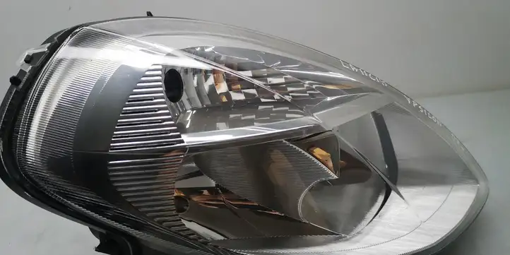 Lancia Ypsilon (2006 - 2011) Передняя фара — фото 7