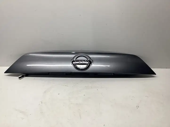 Nissan Qashqai (2013 - 2017) 908104ES Подсветка номера — фото 1