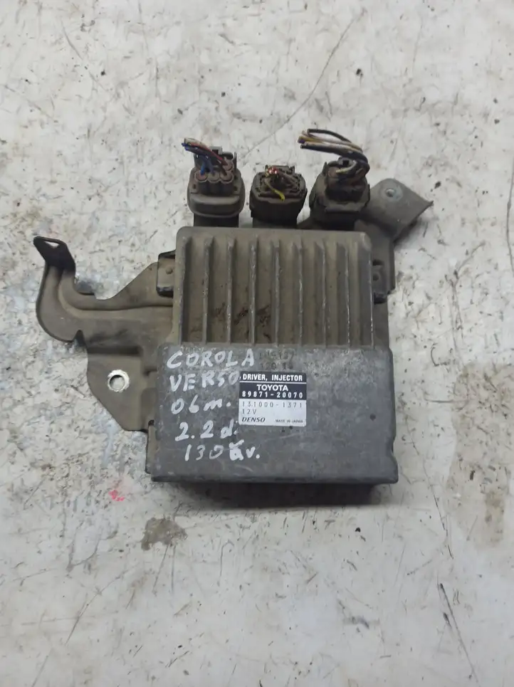 Toyota Corolla Verso AR10 (2004 - 2009) 8987120070 Блок управления форсунками — фото 1