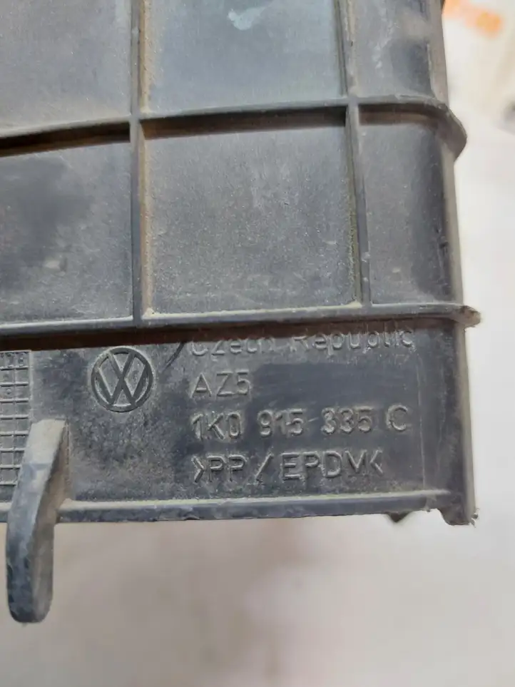 Volkswagen PASSAT B6 (2005 - 2010) 1K0915335C Перегородка аккумулятора — фото 3