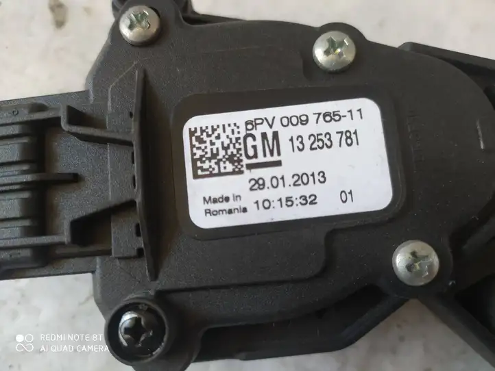 Opel Zafira B (2008 - 2014) 13253781 Педаль акселератора — фото 3