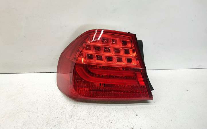 BMW 3 E90 E91 (2005 - 2012)  7154153 Задний фонарь в кузове