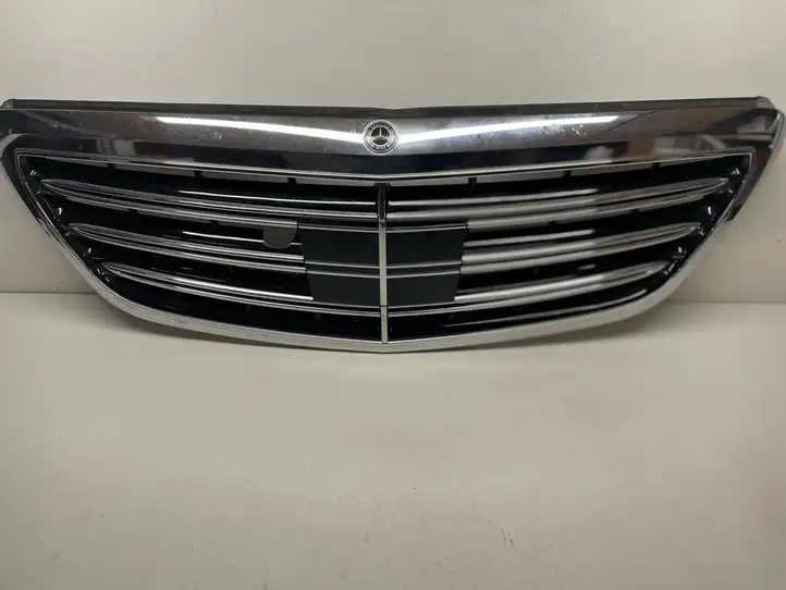 Mercedes-Benz S W222 (2013 - ) A2228802700 Верхняя решетка радиатора — фото 1