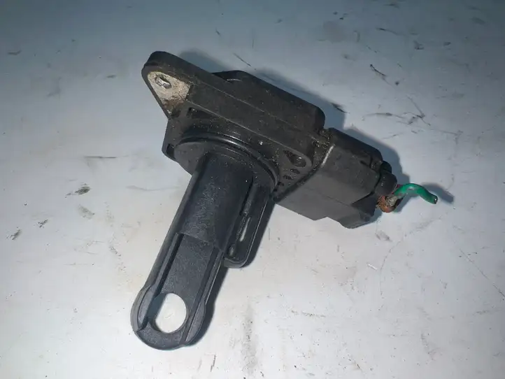 Toyota Yaris (1999 - 2003) 2220422010 Датчик массового расхода воздуха — фото 1