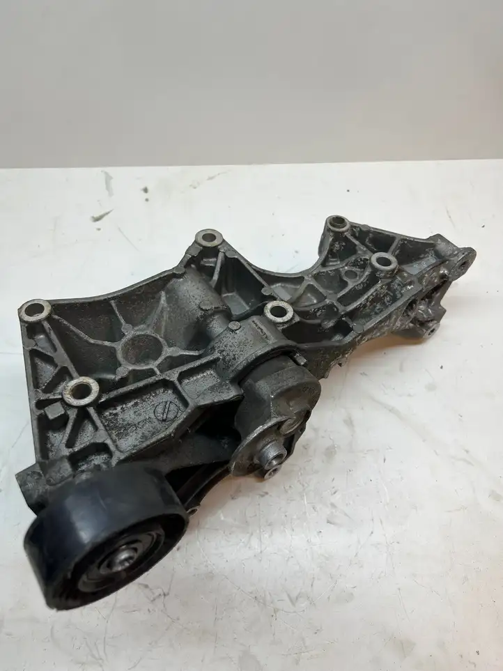Audi A4 S4 B6 8E 8H (2000 - 2006) 030903143D Кронштейн насоса ГУР — фото 4