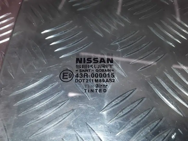 Nissan Almera (2000 - 2006) 43R000015 Стекло задней двери — фото 3