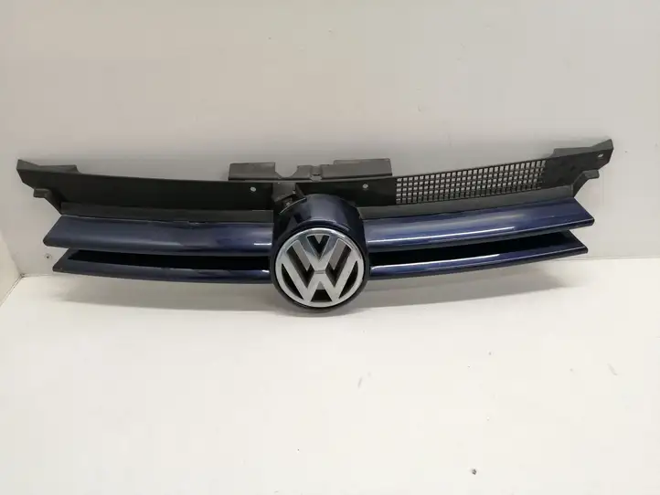 Volkswagen Golf IV (1998 - 2005) 1J0853655 Верхняя решетка радиатора — фото 1
