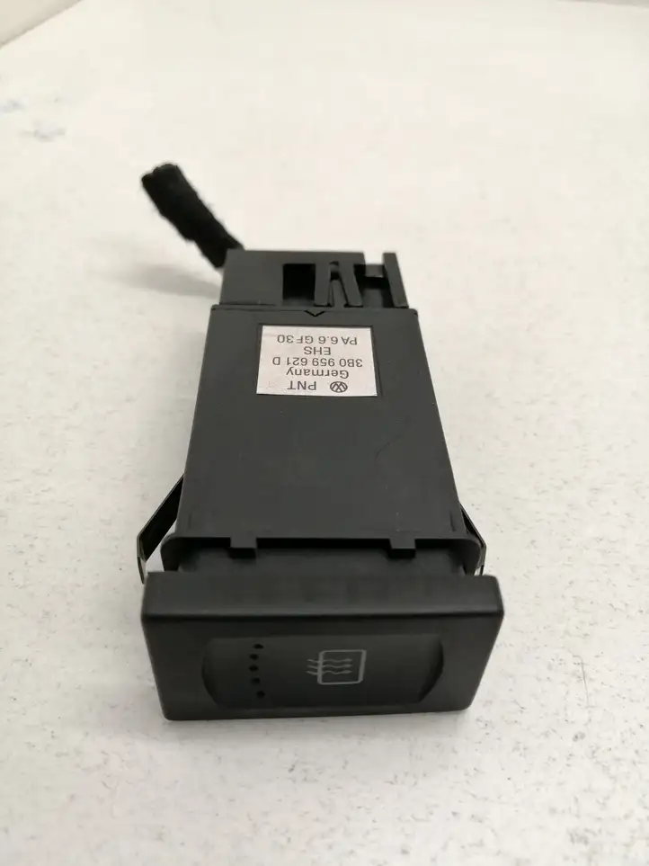 Volkswagen PASSAT B5.5 (2001 - 2005) 3B0959624D Кнопка обогрева стекла — фото 1