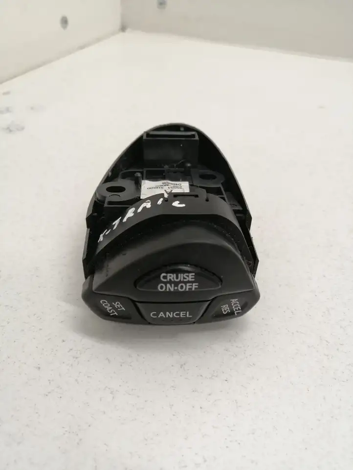 Nissan X-Trail T30 (2001 - 2007) 25552EQ300 Кнопки на рулевом колесе — фото 3