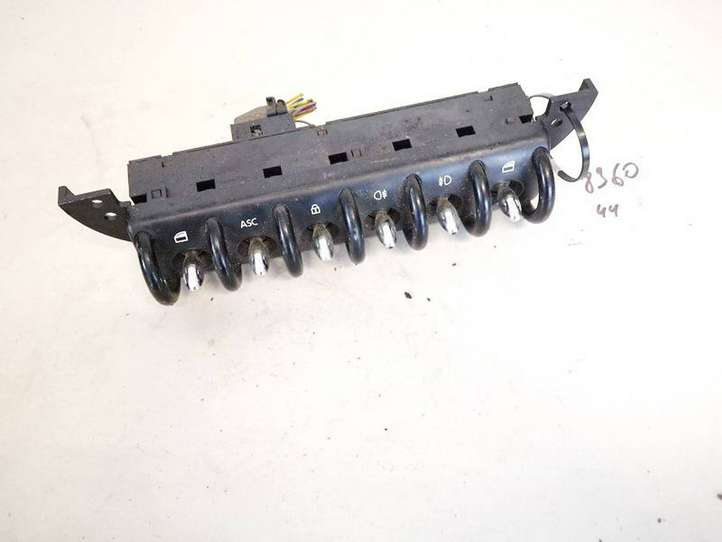 Mini One Cooper R50-53 (2000 - 2012)  61316917989 Включатель противотуманных фар