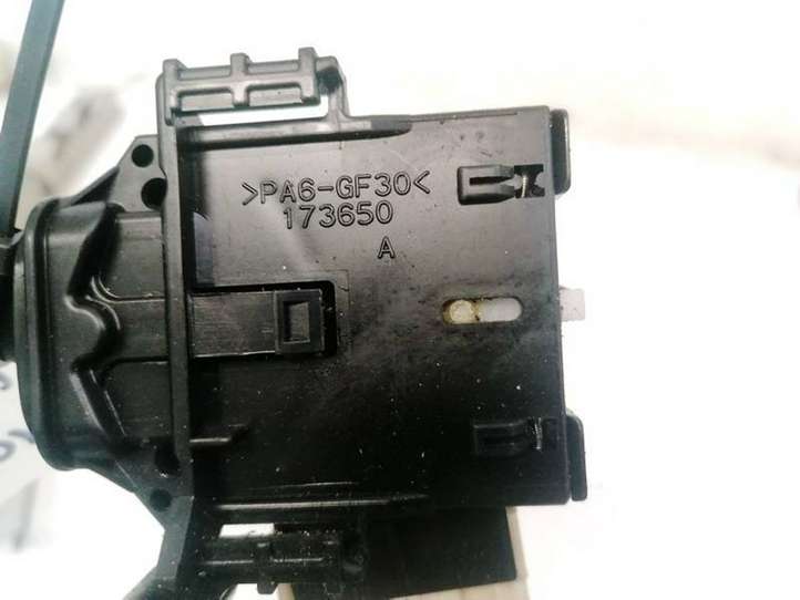 Toyota Avensis T250 (2006 - 2009)  173650A Ручка поворотов/ фонарей