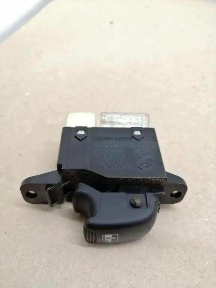 Hyundai Santa Fe (2000 - 2005) 935753C010 Блок кнопок стеклоподъемников — фото 1