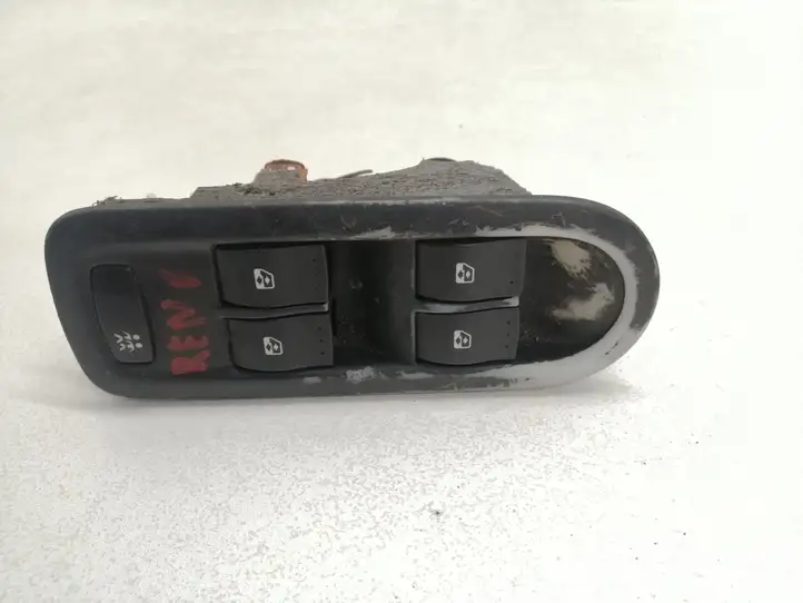 Renault Scenic II - Grand scenic II (2003 - 2006) 156018070 Блок кнопок стеклоподъемников — фото 1