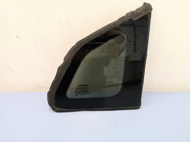 Nissan Qashqai (2013 - 2017) 833124EA0A Заднее боковое стекло — фото 1
