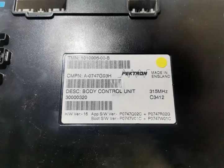 Tesla Model S (2012 - 2016) 101090600B Модуль комфорта — фото 2