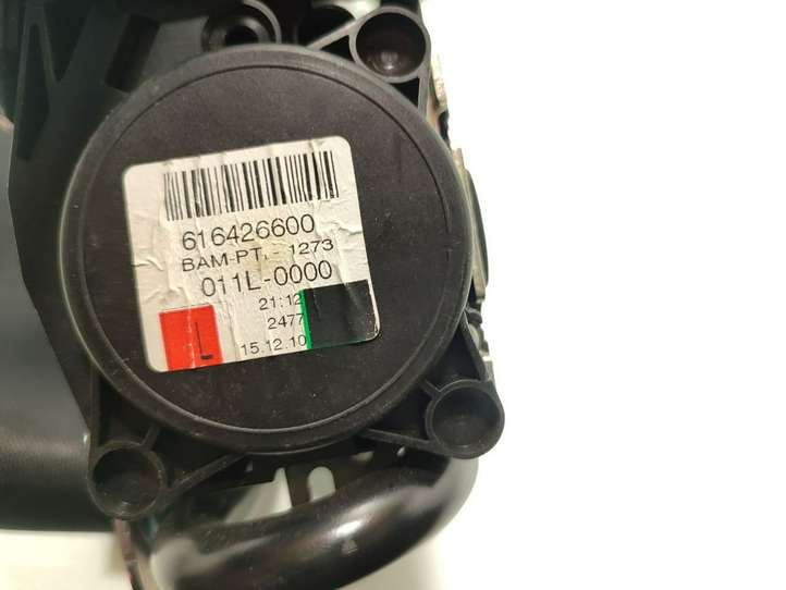 Mercedes-Benz C W204 (2007 - 2014)  A2048602586 Передний ремень безопасности