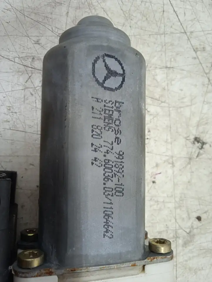 Mercedes-Benz E W211 (2002 - 2009) 2118202442 Стеклоподъемник задней двери — фото 2