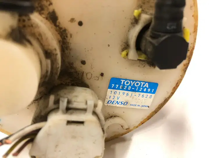 Toyota Corolla Verso E121 (2001 - 2004) 7702012491 Топливный насос (в баке) — фото 3