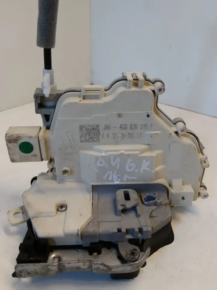 Audi A4 S4 B9 (2015 - 2019) 4G0839015F Замок задней двери — фото 1