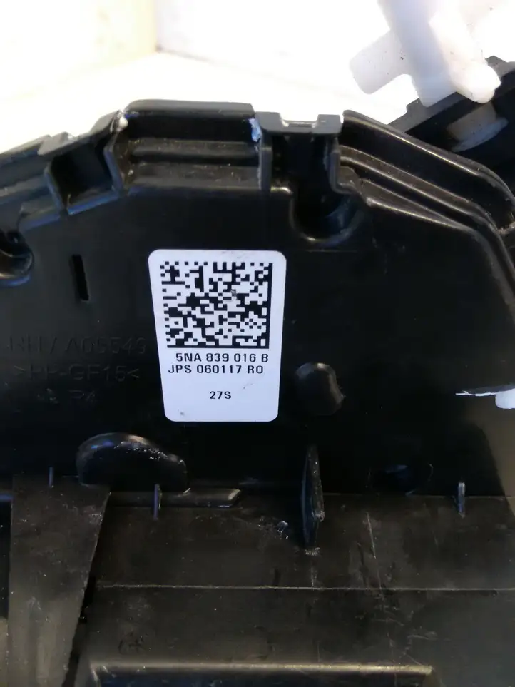 Volkswagen Tiguan (2016 - 2020) 5NA839016B Замок задней двери — фото 4