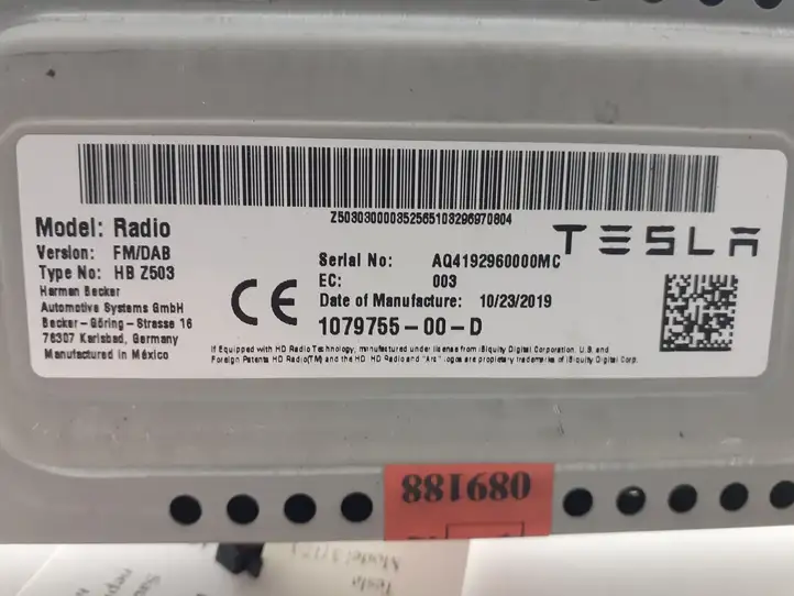 Tesla Model 3 (2017 - 2023) 107975500D Прочие блоки управления — фото 3