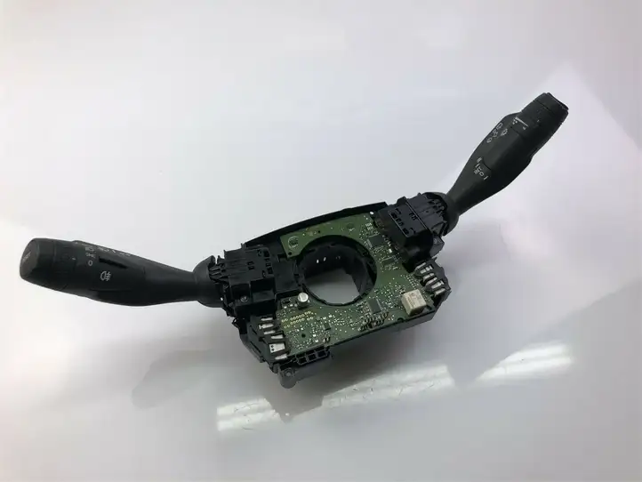Volvo XC90 (2014 - 2019) 31674102 Кнопки на рулевом колесе — фото 1
