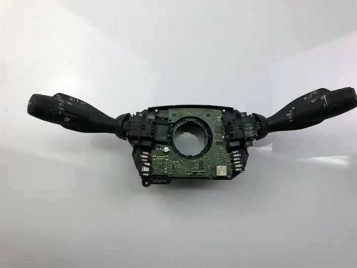 Volvo XC90 (2014 - 2019) 31674102 Кнопки на рулевом колесе — фото 2