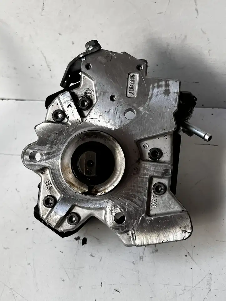Toyota Auris E180 (2012 - 2018) 0445010258 Топливный насос — фото 1
