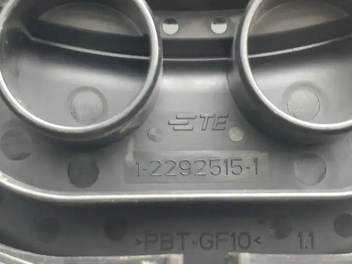 Mercedes-Benz EQC (2018 - ) A0005455510 Крышка зарядного разъема — фото 5