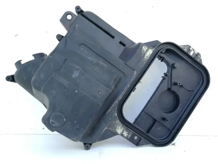 Audi A4 (2004 - 2009)  8E1907355C Ящик предохранителей (комплект)