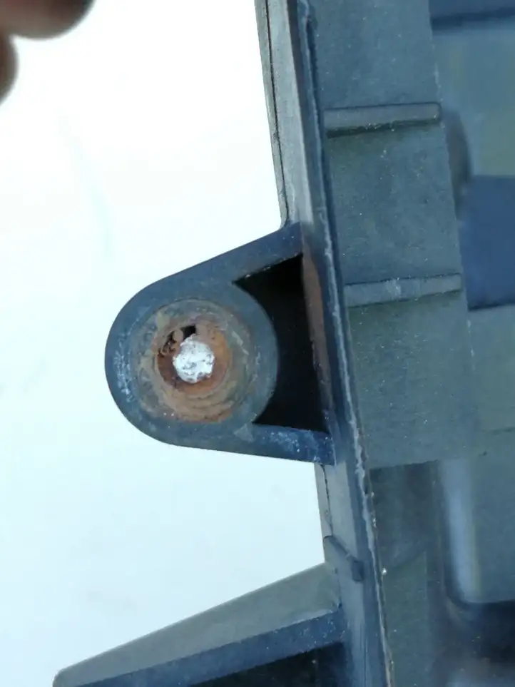 Audi A4 (2004 - 2009)  8E1907355C Ящик предохранителей (комплект)