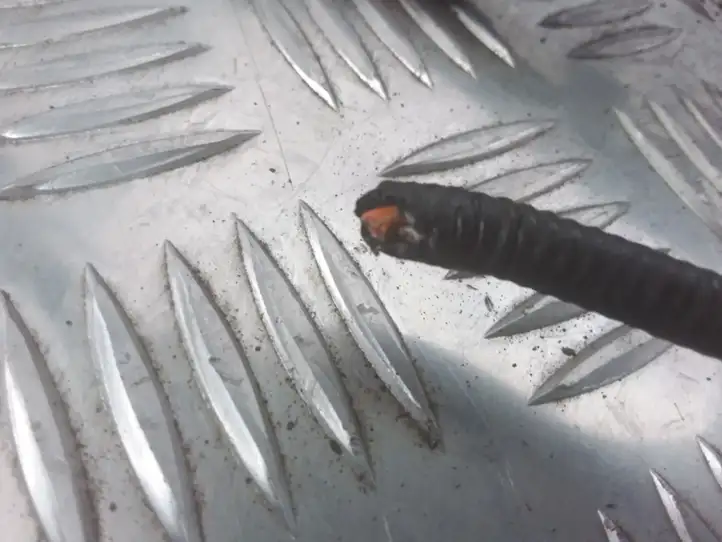 Ford Mondeo Mk III (2000 - 2007)   Проводка двигателя