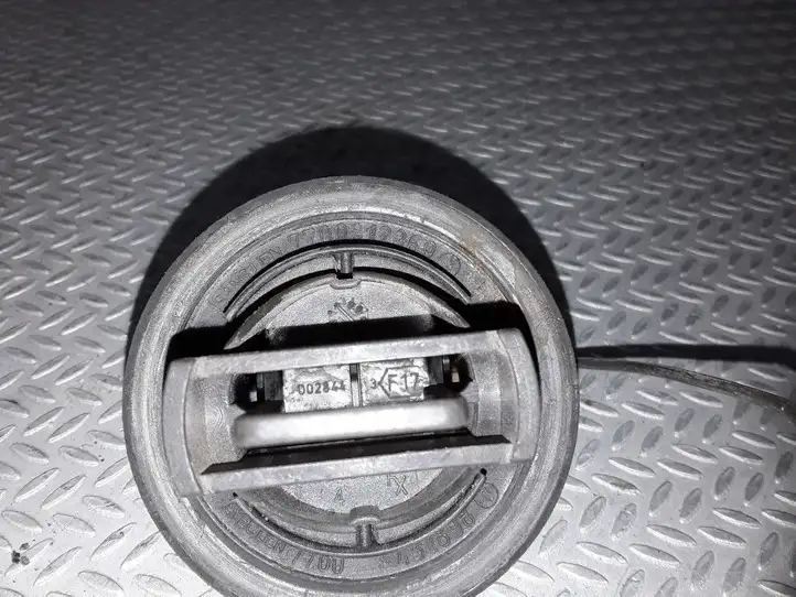 Opel Vivaro (2001 - 2006) 7700812369 Крышка топливного бака — фото 2
