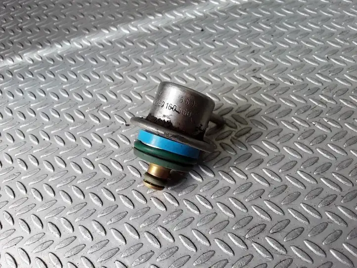 Opel Astra G (1998 - 2004) 0280160560 Регулятор давления топлива — фото 1