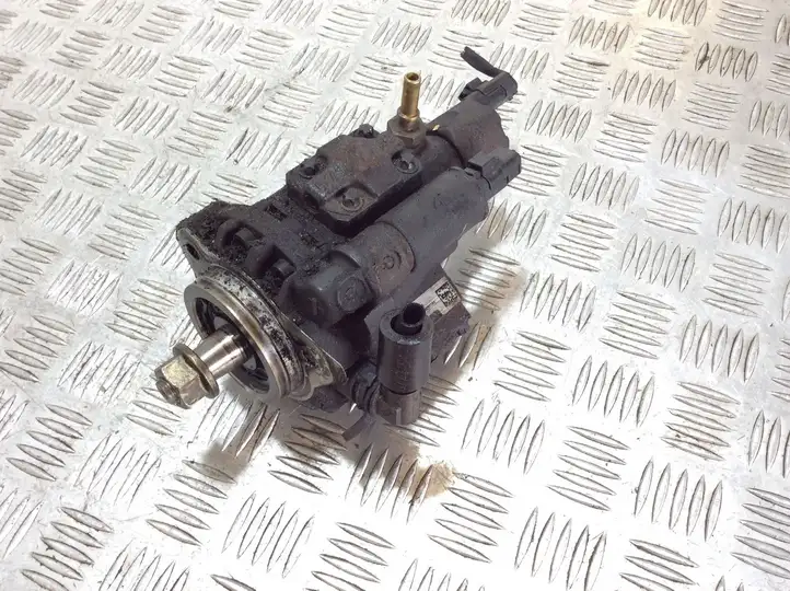 Ford Focus (2005 - 2008) 5W540094ZR Топливный насос — фото 1