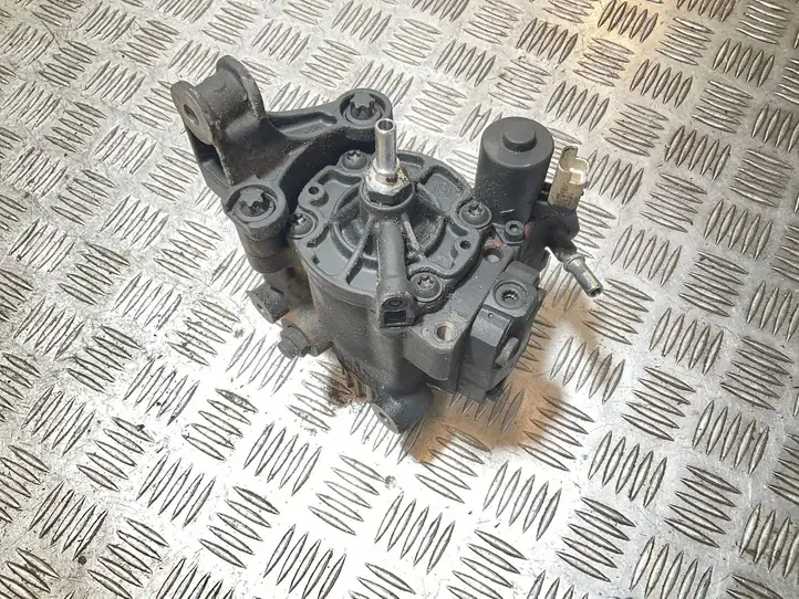 Nissan Juke I F15 (2010 - 2018) 8201100115 Топливный насос — фото 3