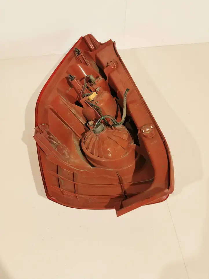 Mazda 5 (2005 - 2010) C23551150 Задний фонарь в кузове — фото 3