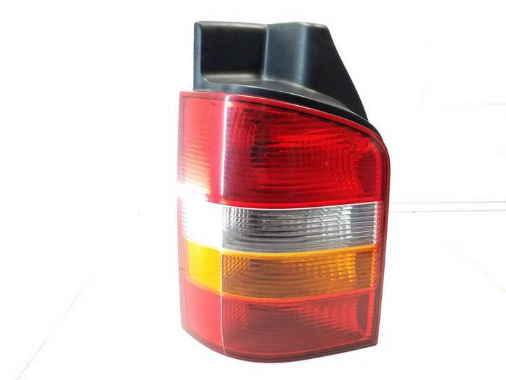 Volkswagen Transporter-Caravelle (2003 - 2009)  7H0945095G Задний фонарь в кузове