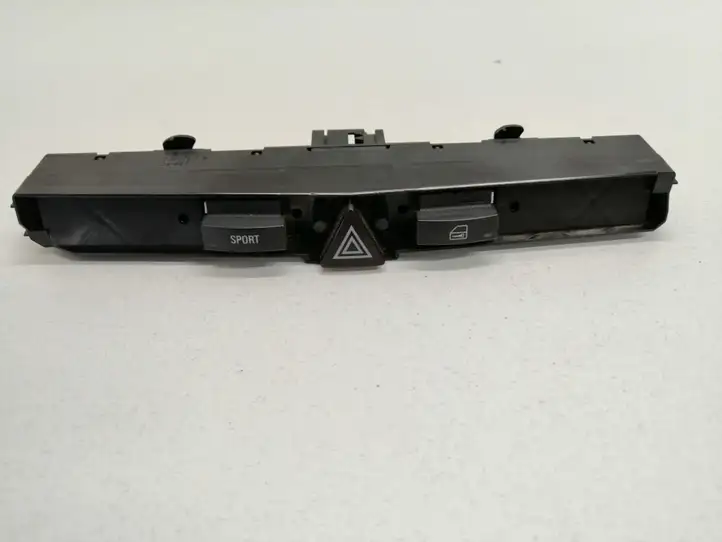 Opel Astra H (2004 - 2009) 13100107 Включатель аварийных фонарей — фото 1