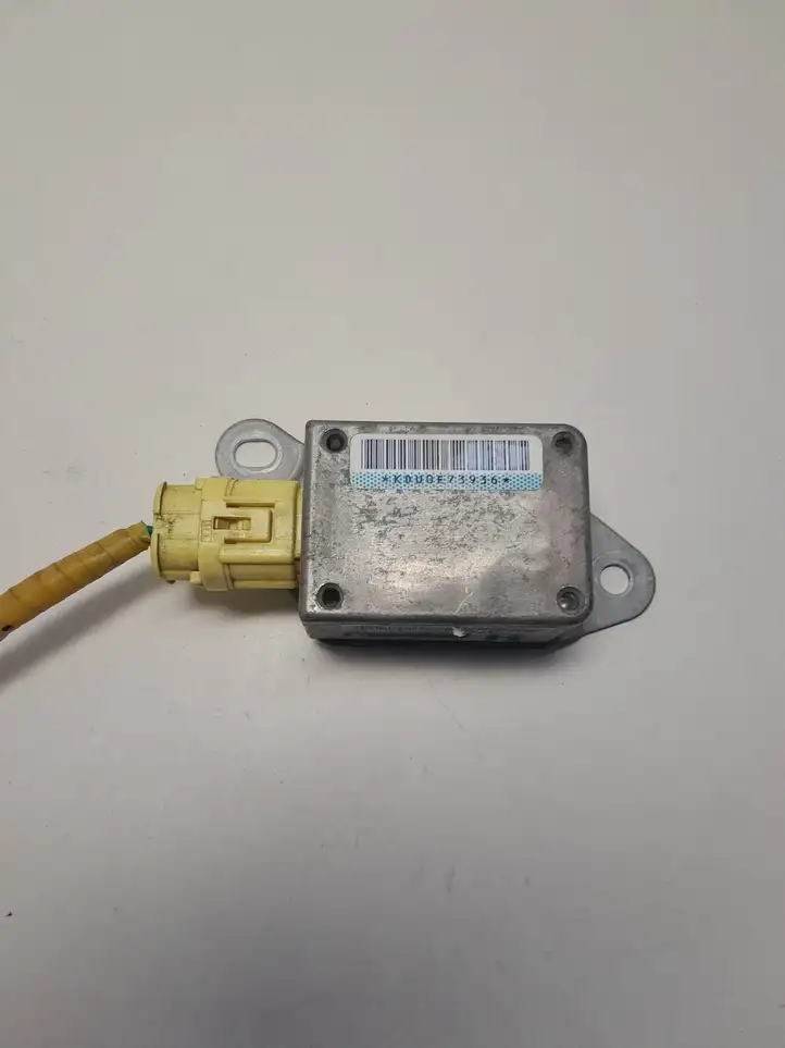 Subaru Forester SG (2003 - 2005) 98235SA020 Датчик удара SRS — фото 1