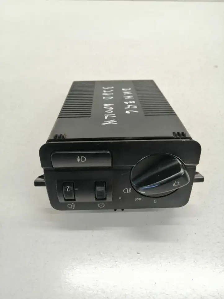 BMW 3 E46 (1998 - 2005) 61316901428 Включатель фонарей — фото 1