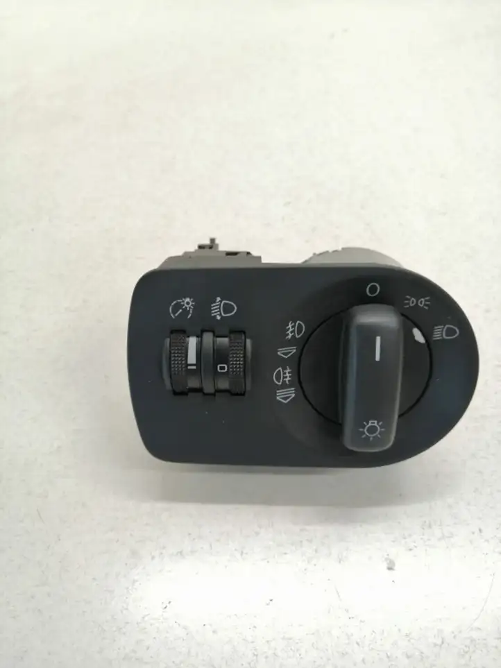 Audi A3/S3 8P (2004 - 2008) 8P2941531L Включатель фонарей — фото 1