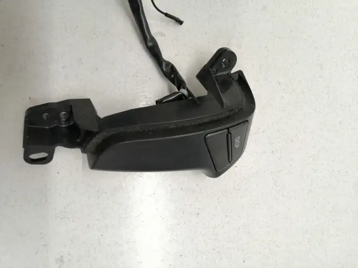 Toyota Avensis T250 (2006 - 2009) 75B596 Кнопки на рулевом колесе — фото 1