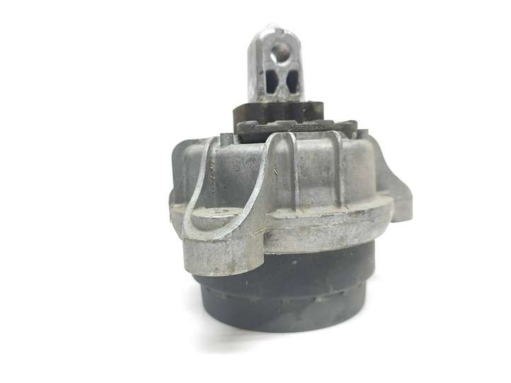 BMW 5 F10 F11 (2009 - 2016)  13981112 Подушка двигателя