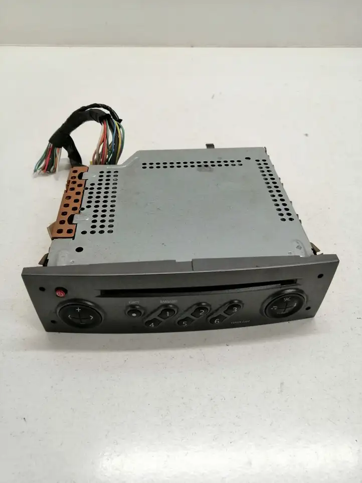 Renault Scenic II - Grand scenic II (2003 - 2006) 8200300859 Магнитола / мультимедийная система — фото 1