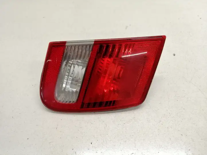 Saab 9-3 Ver1 (1998 - 2005) 25480104 Задний фонарь в крышке багажника — фото 1